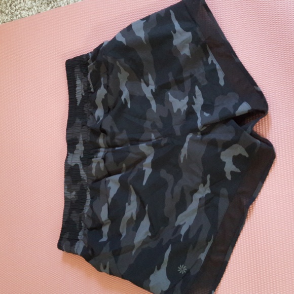 Athleta Printed Mesh Racer Run Short - Picture 3 of 10